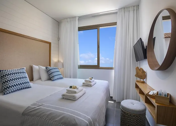 Chris Le Mare Luxury וילה פרוטאראס