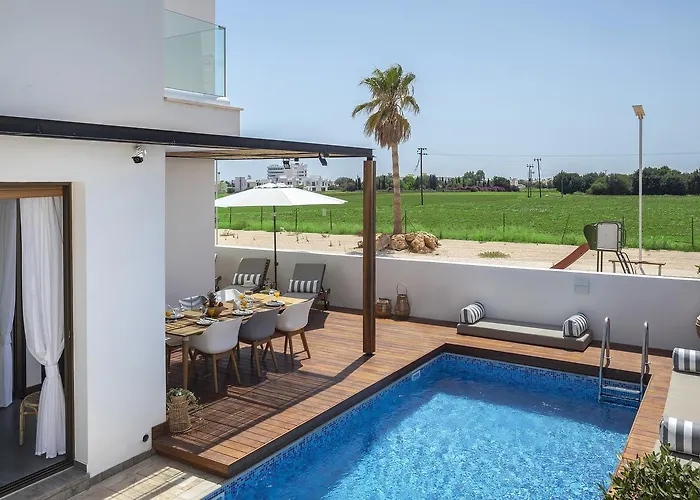 Chris Le Mare Luxury * פרוטאראס