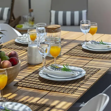 Chris Le Mare Luxury Villa *