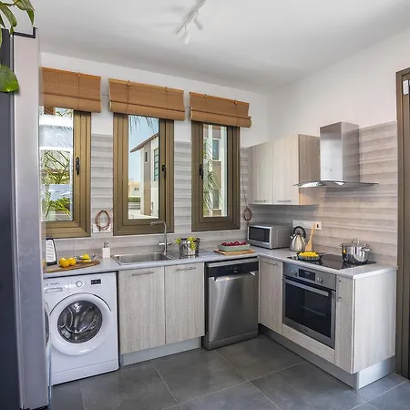 Chris Le Mare Luxury Protaras