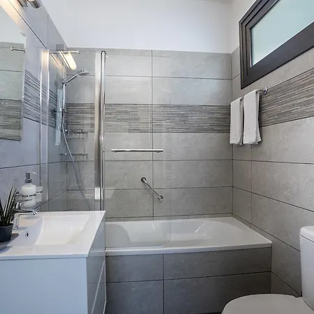 Chris Le Mare Luxury Villa *