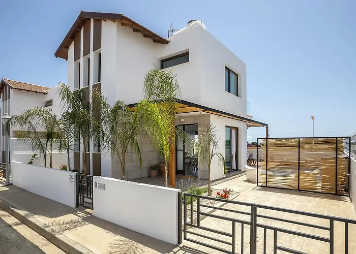 Villa Chris Le Mare Luxury Protaras